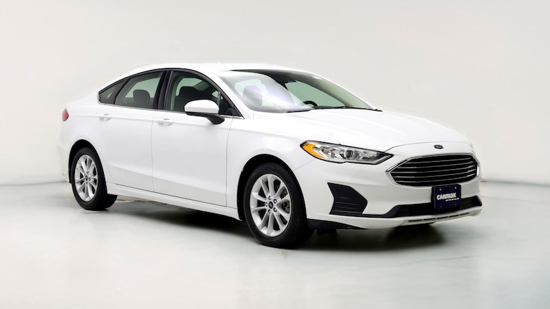 2020 Ford Fusion SE Hero Image