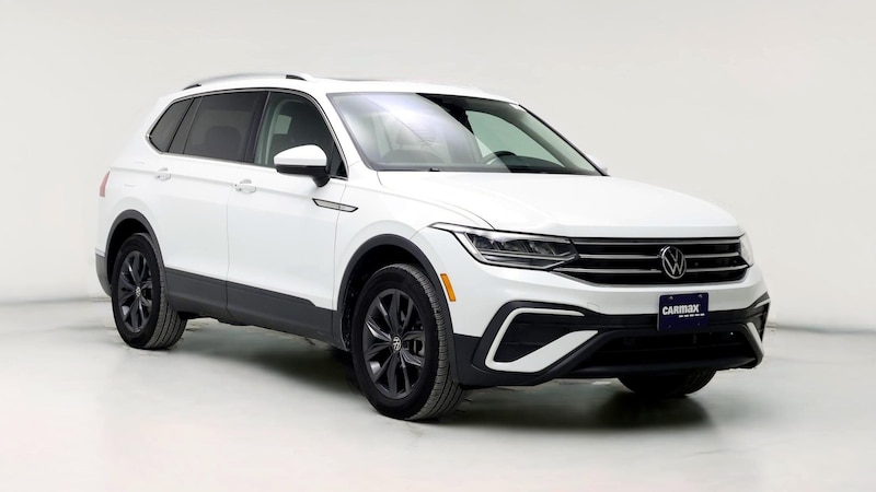 2022 Volkswagen Tiguan SE Hero Image
