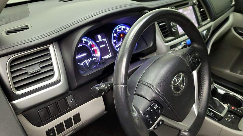 2014 Toyota Highlander XLE 9