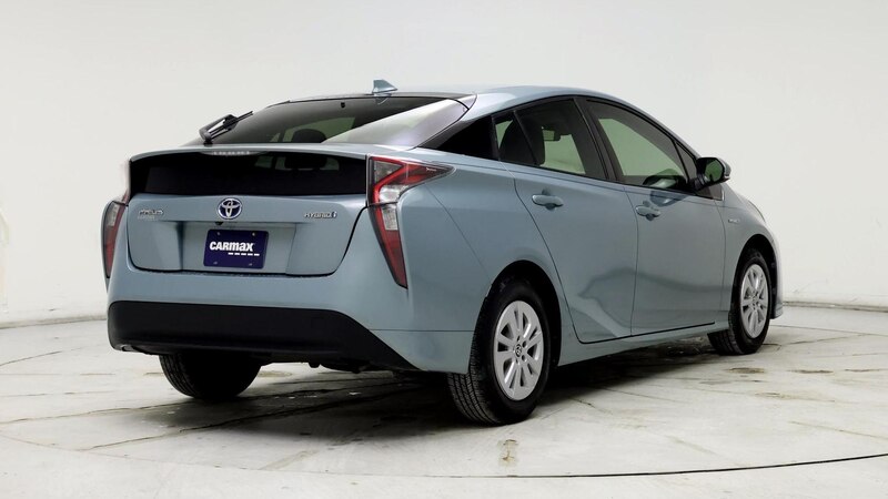 2017 Toyota Prius Two 8