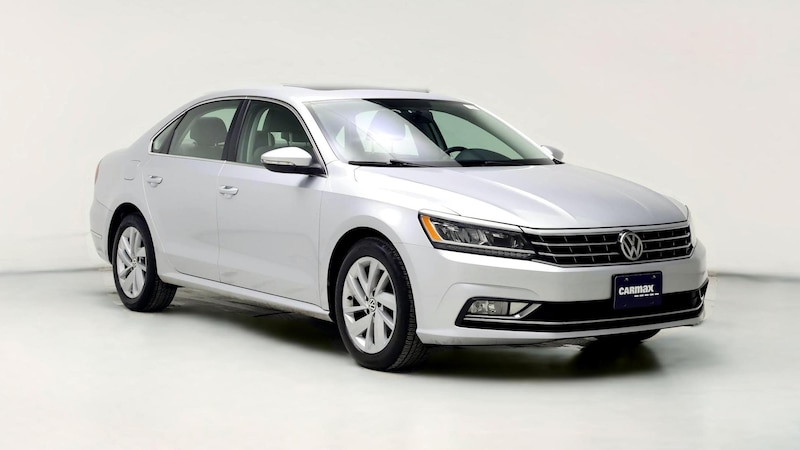 2018 Volkswagen Passat SE Hero Image