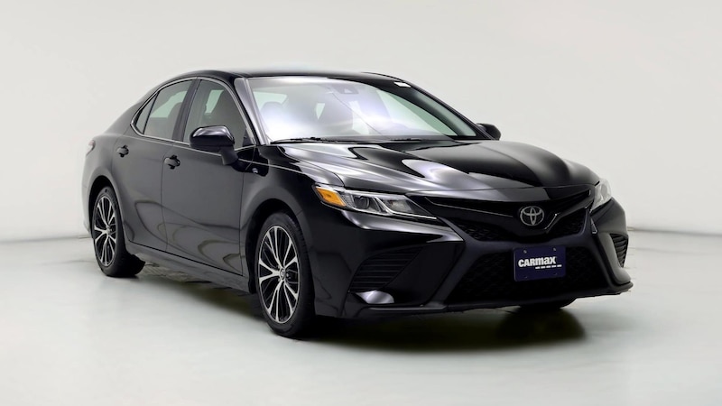 2018 Toyota Camry SE Hero Image