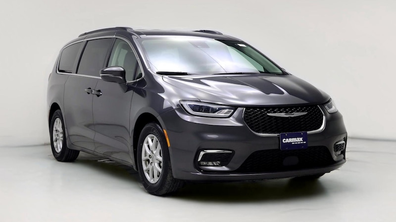 2022 Chrysler Pacifica Touring L Hero Image