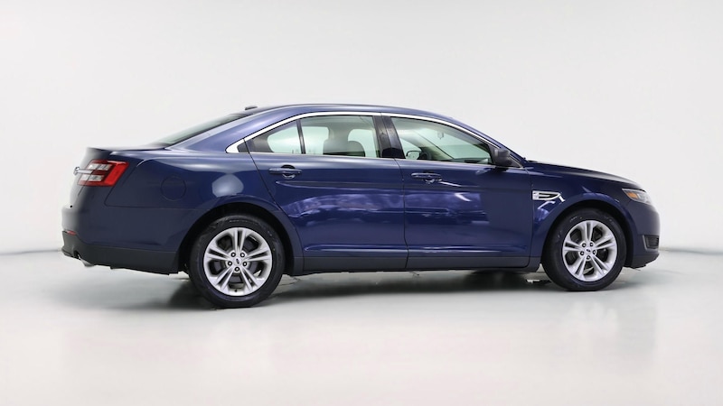 2017 Ford Taurus SE Hero Image