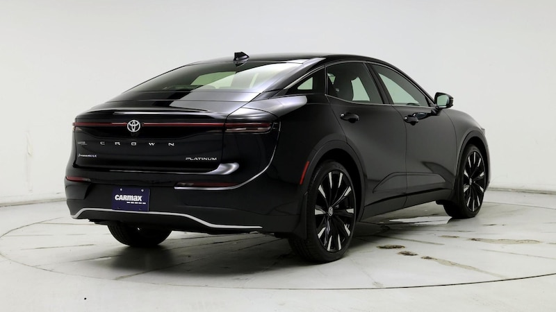 2024 Toyota Crown Platinum 8