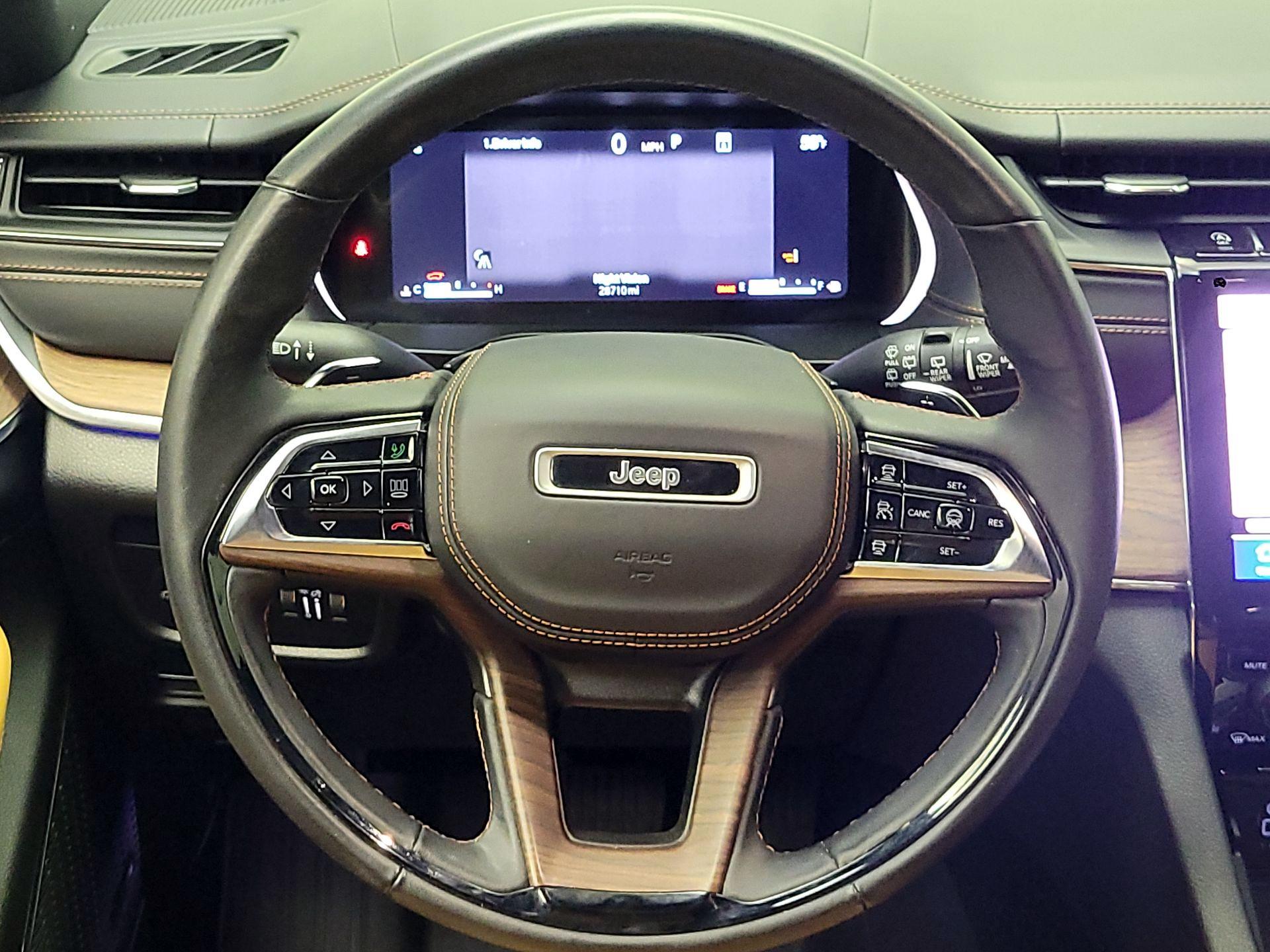 Thumbnail: 2023 Jeep Grand Cherokee - 10