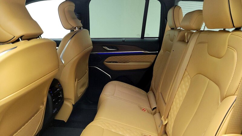 2023 Jeep Grand Cherokee Summit 21