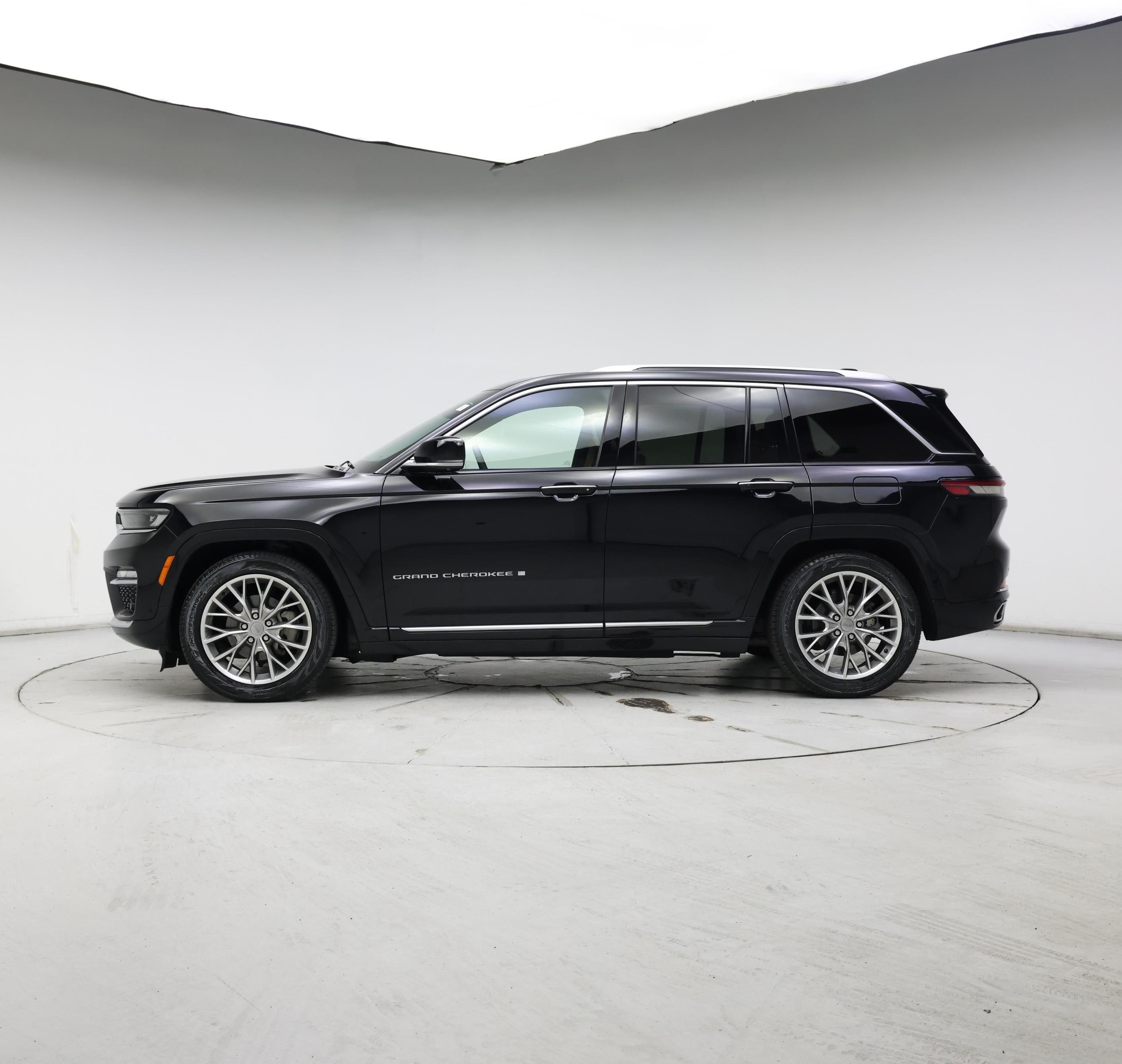 Thumbnail: 2023 Jeep Grand Cherokee - 3