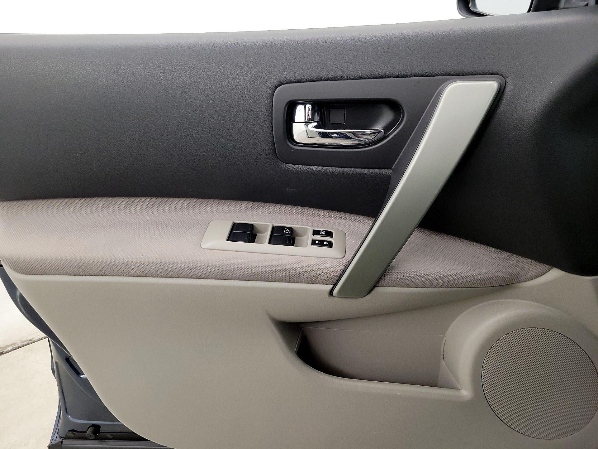Thumbnail: 2013 Nissan Rogue - 12