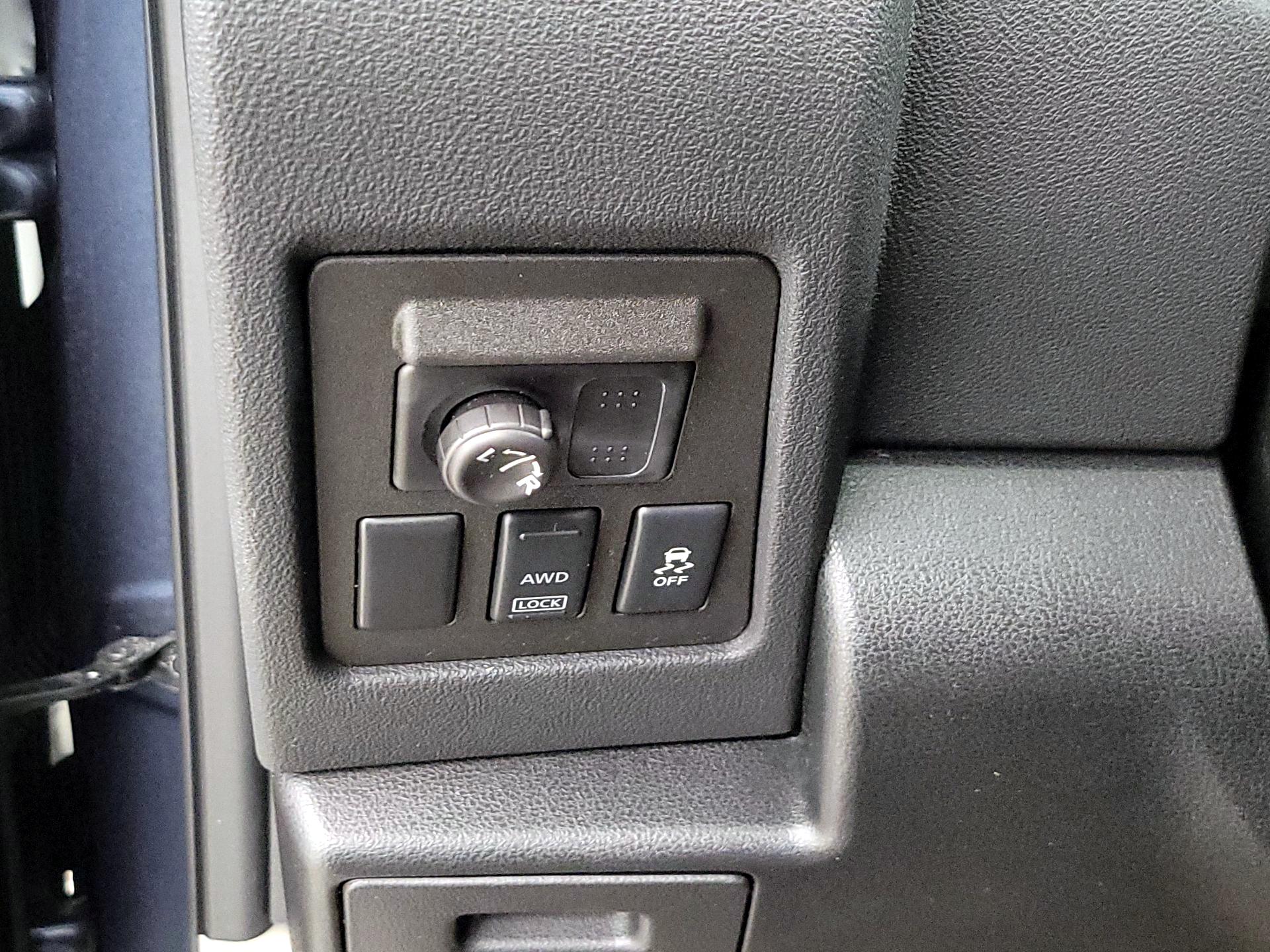 Thumbnail: 2013 Nissan Rogue - 13