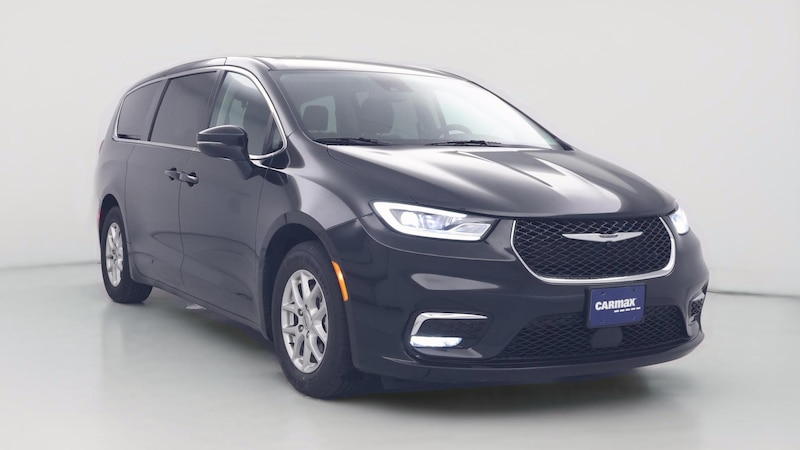 2023 Chrysler Pacifica Touring L Hero Image