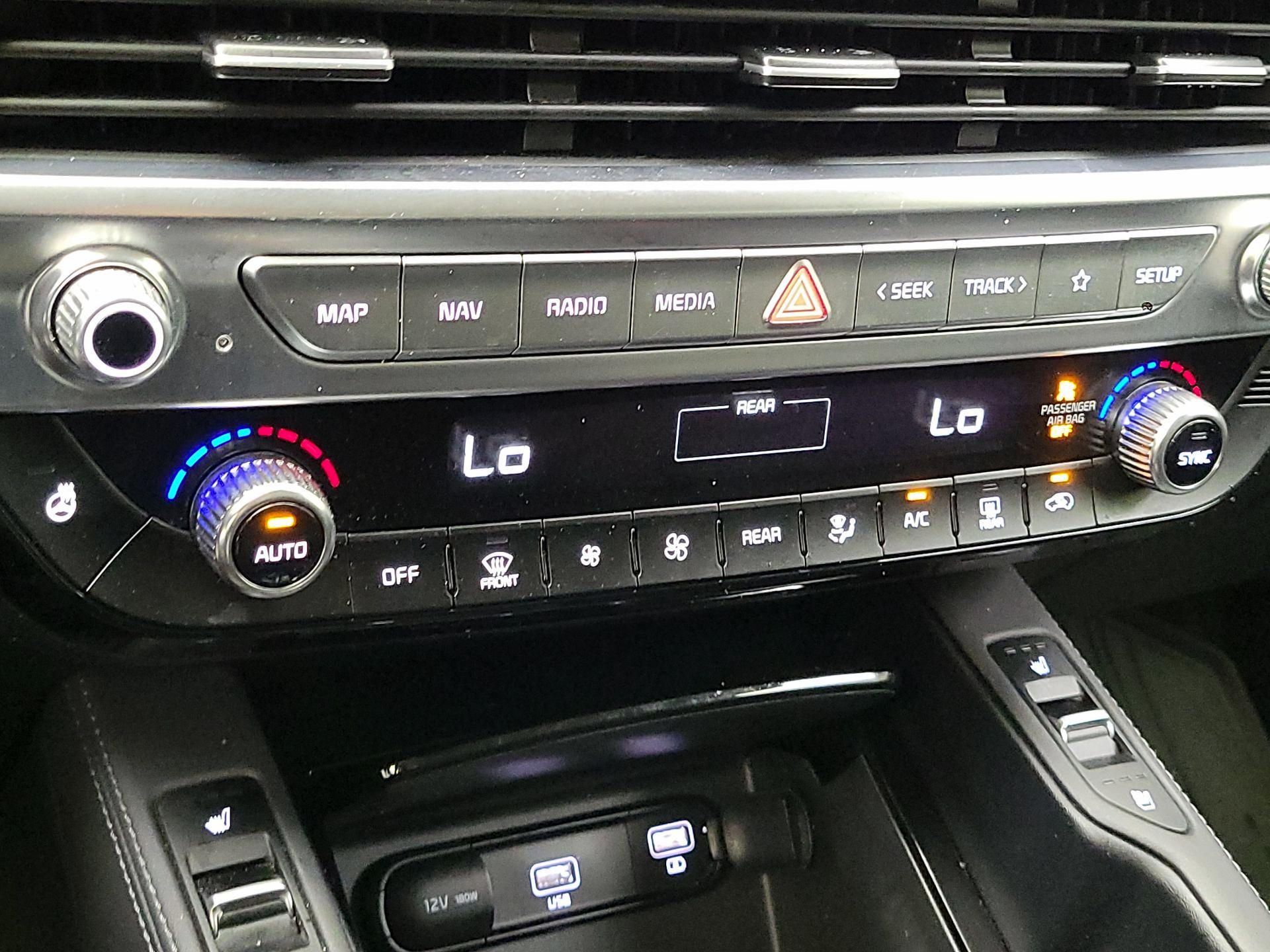 Thumbnail: 2020 Kia Telluride - 17