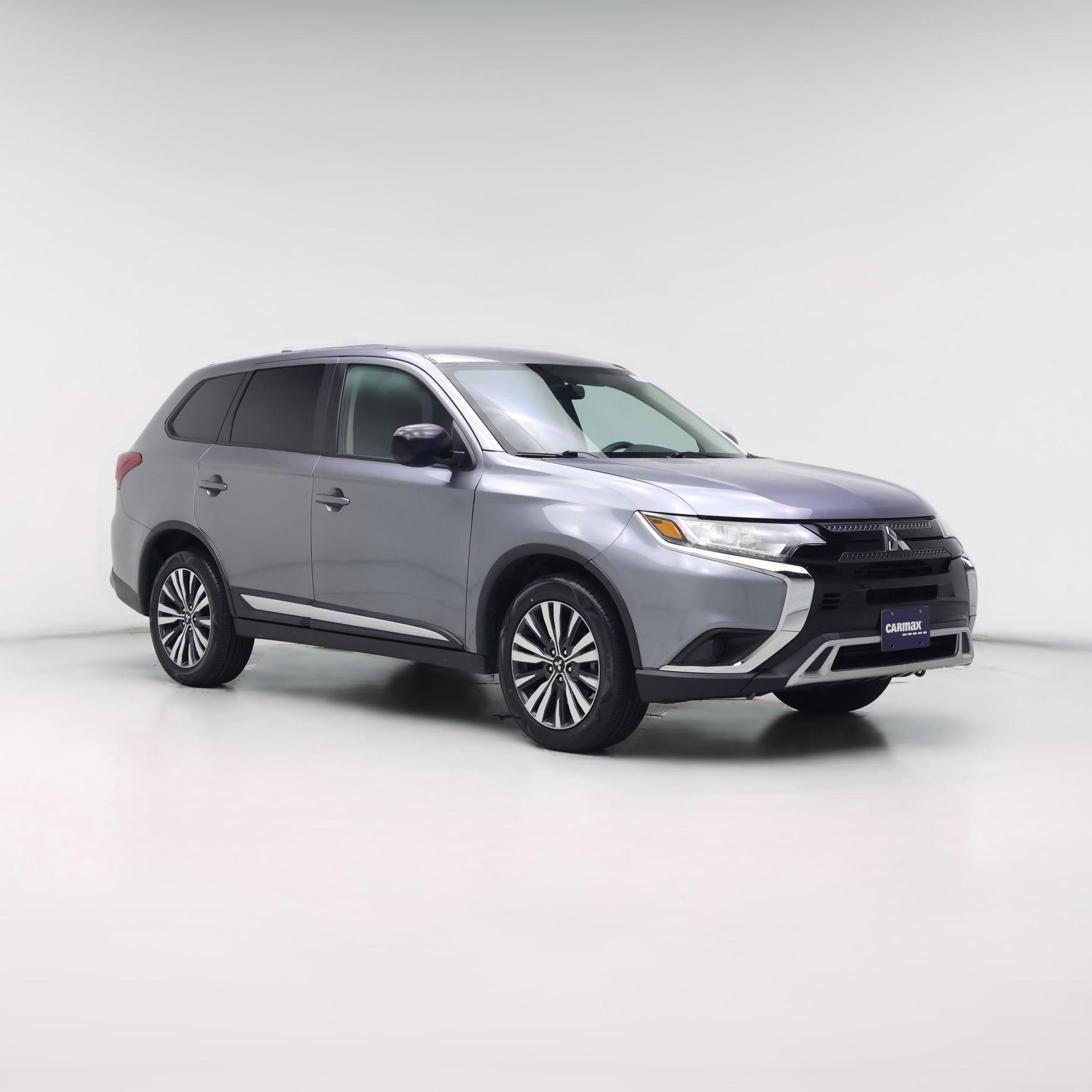 Thumbnail: 2020 Mitsubishi Outlander - 1