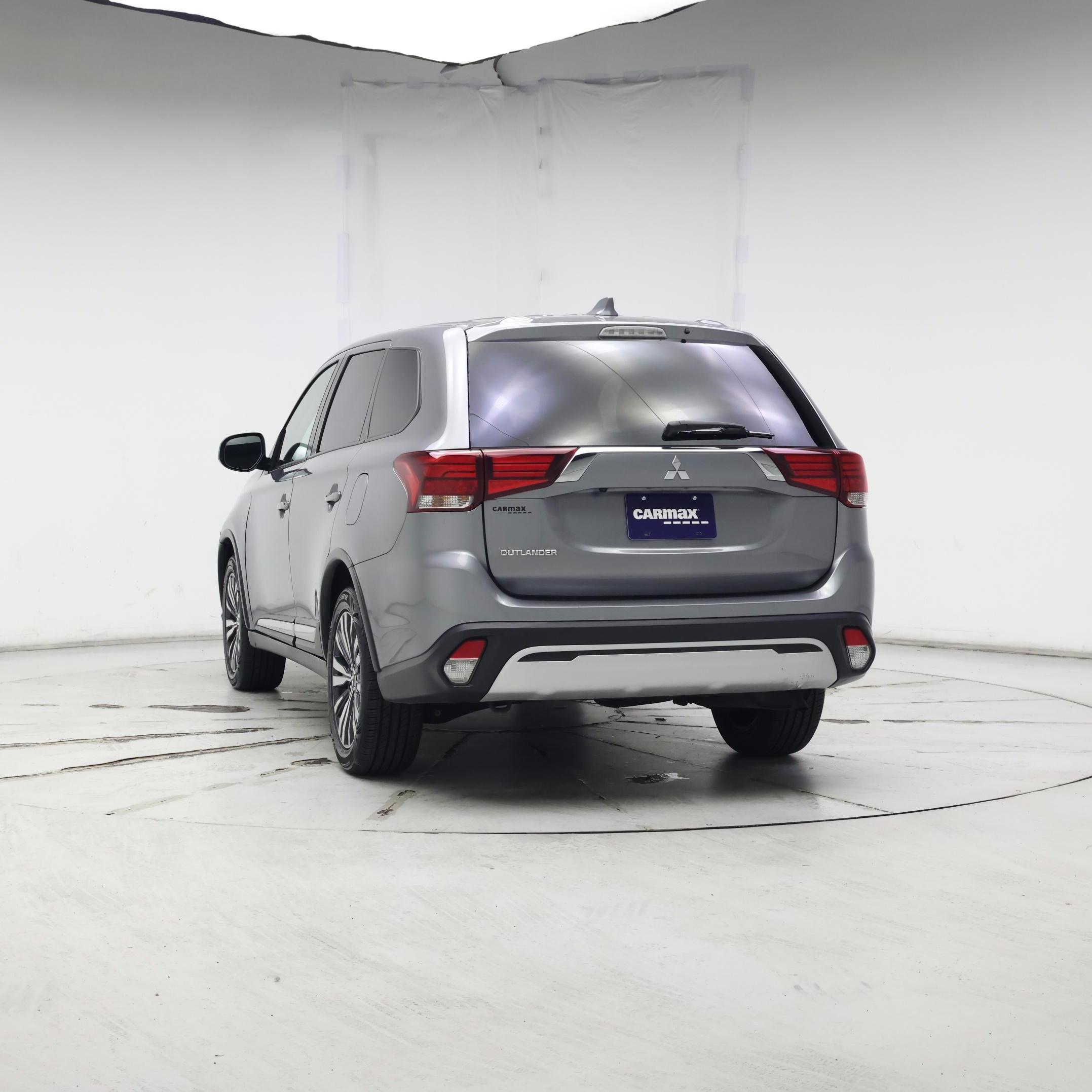 Thumbnail: 2020 Mitsubishi Outlander - 6