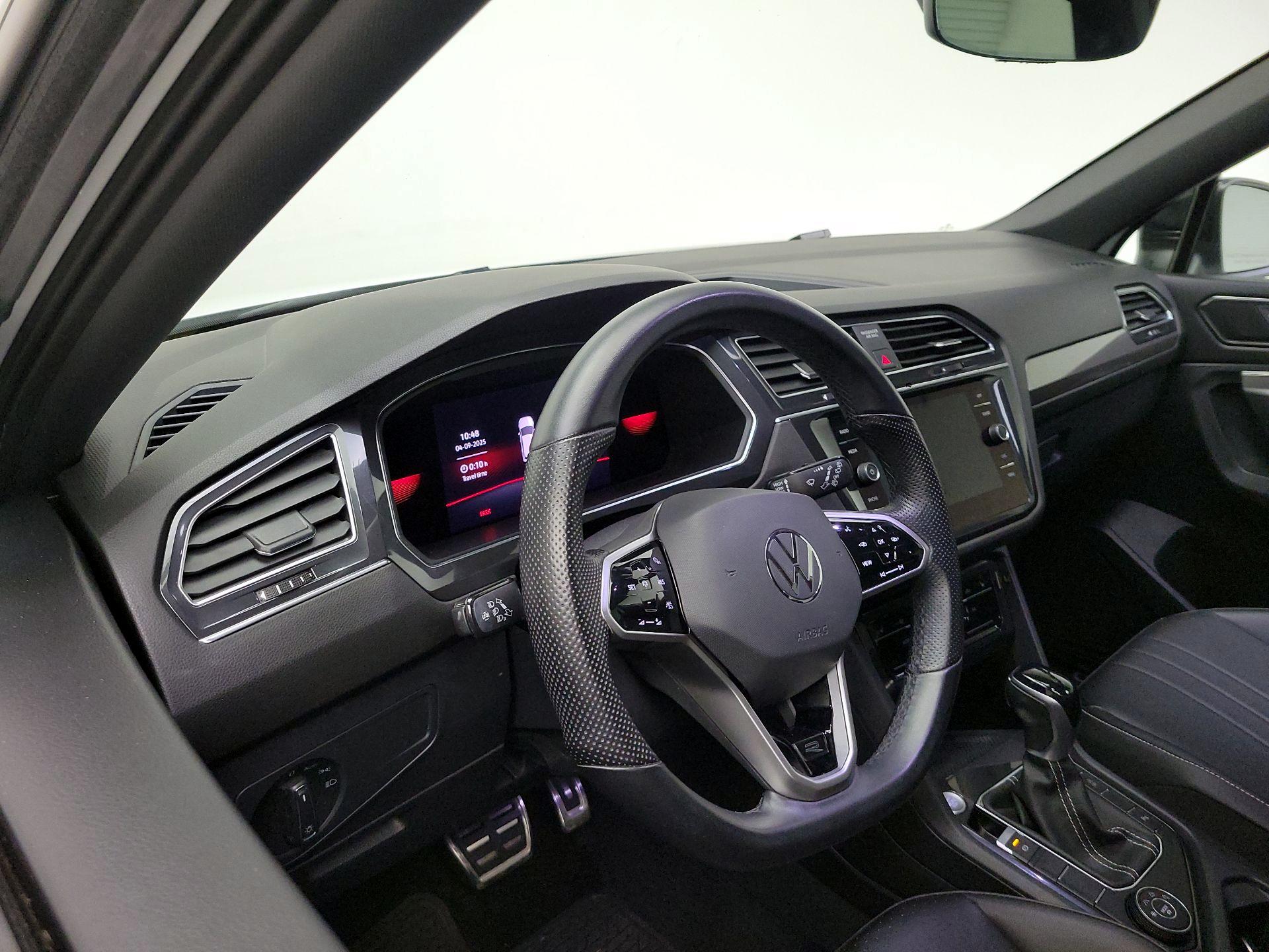 Thumbnail: 2022 Volkswagen Tiguan - 9