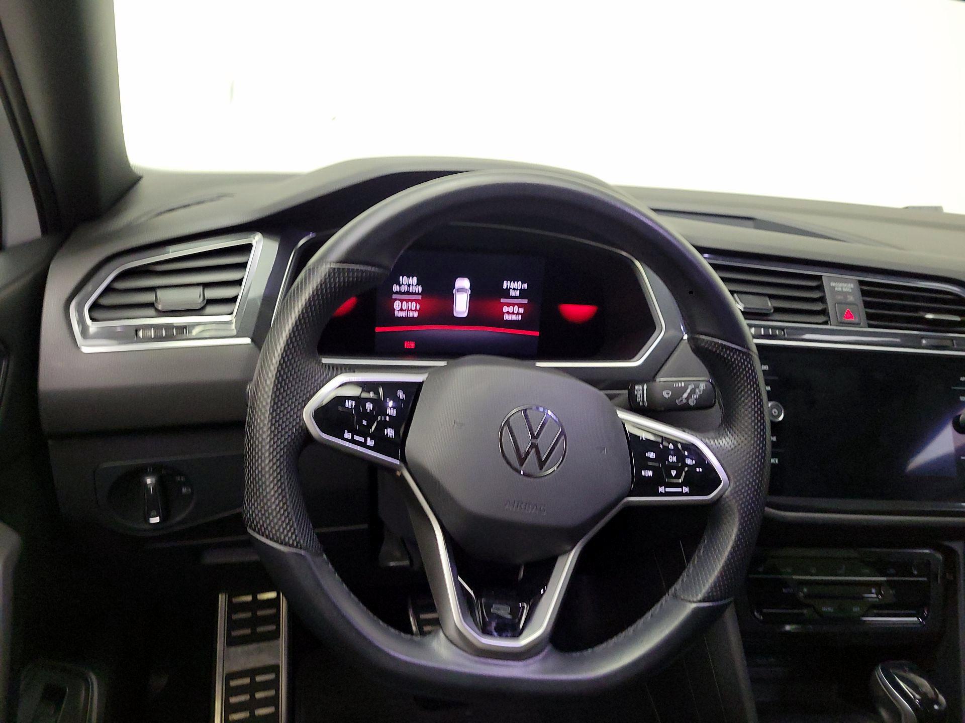 Thumbnail: 2022 Volkswagen Tiguan - 10