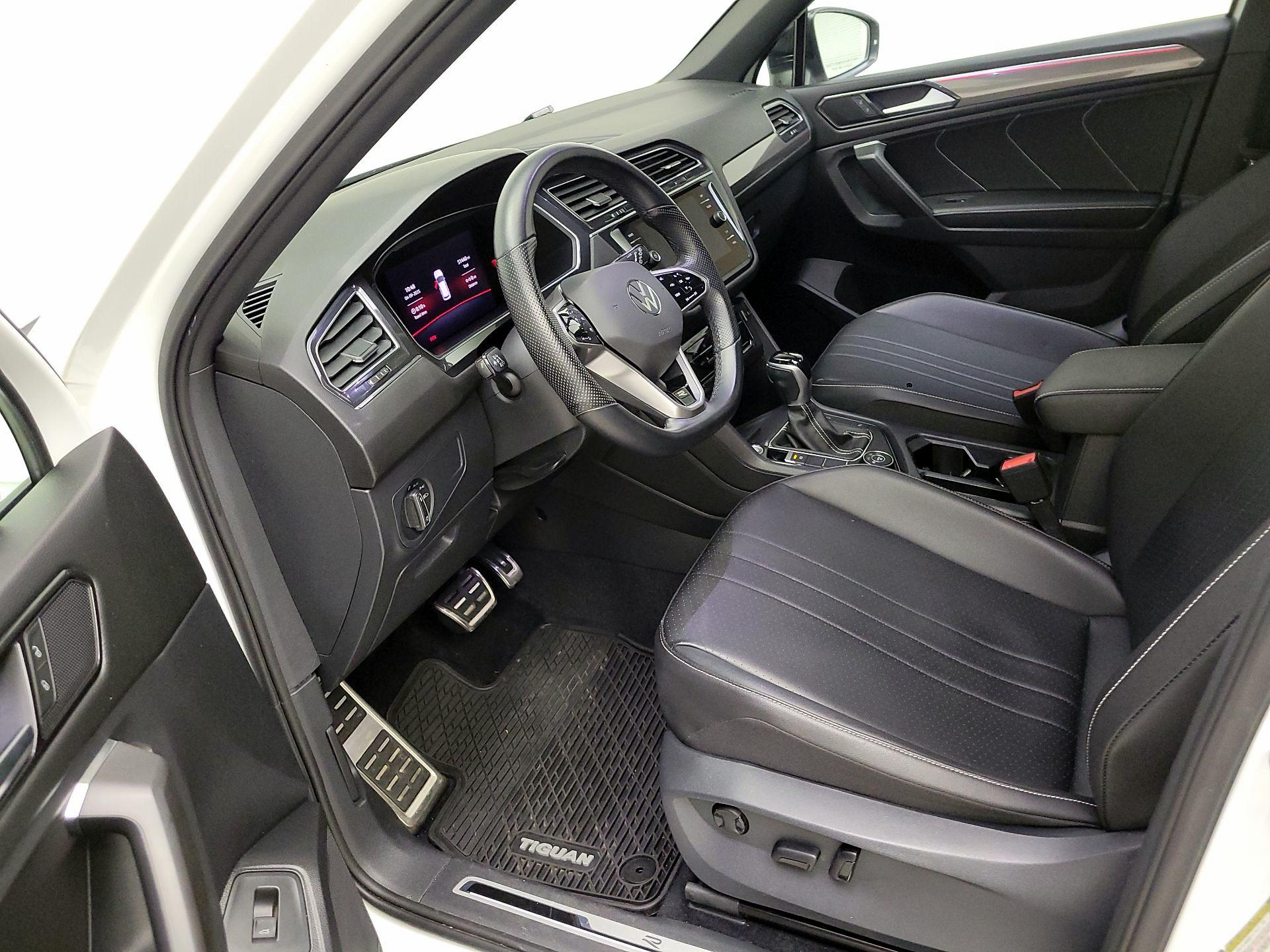 Thumbnail: 2022 Volkswagen Tiguan - 11