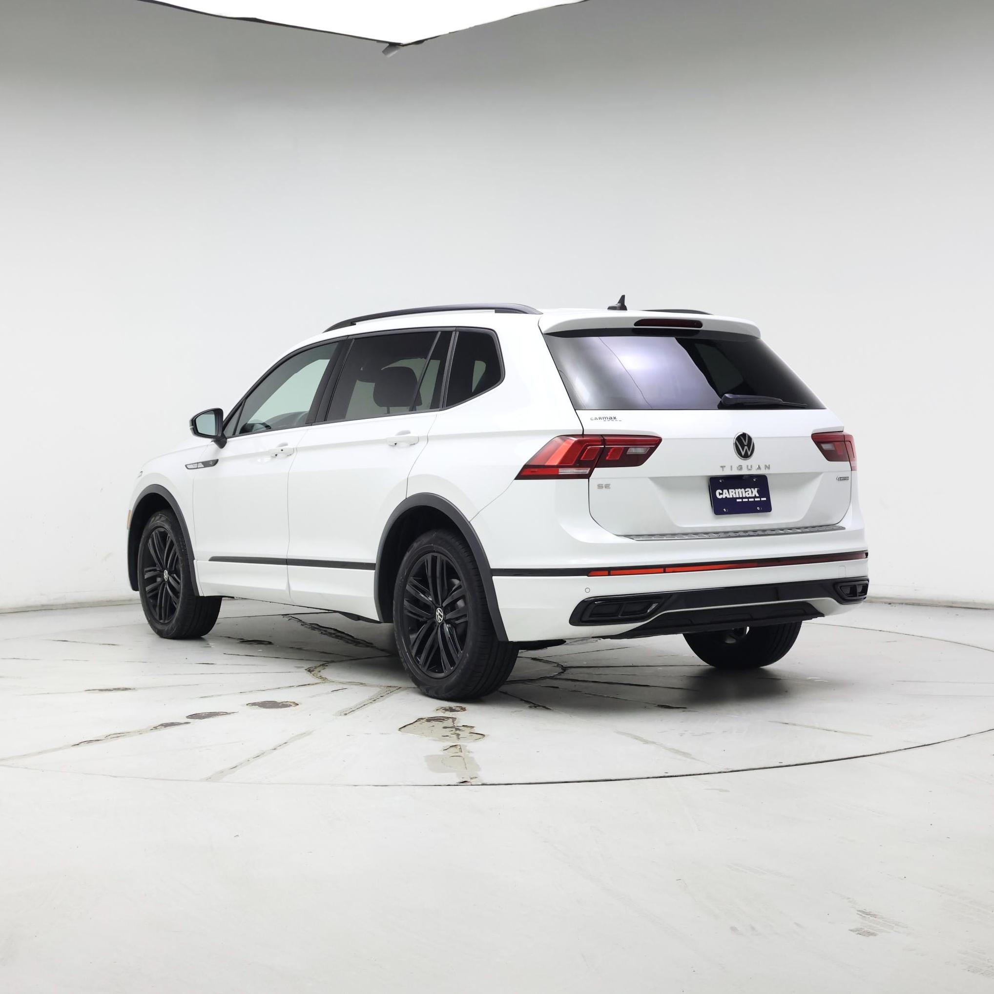 Thumbnail: 2022 Volkswagen Tiguan - 2