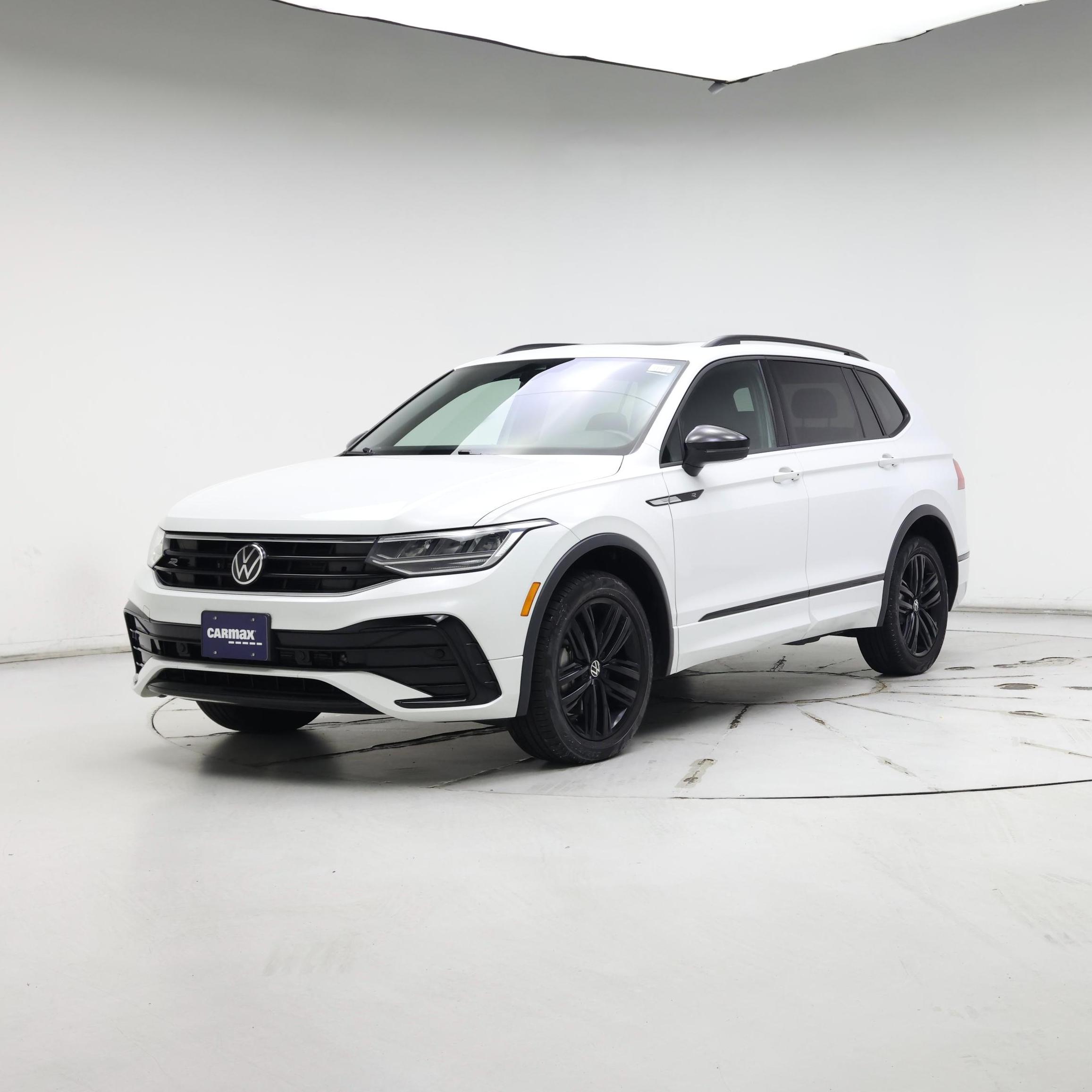 Thumbnail: 2022 Volkswagen Tiguan - 4