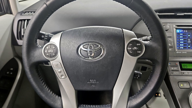 2015 Toyota Prius Four 10