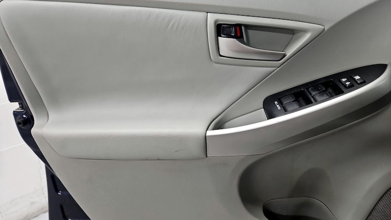 2015 Toyota Prius Four 12
