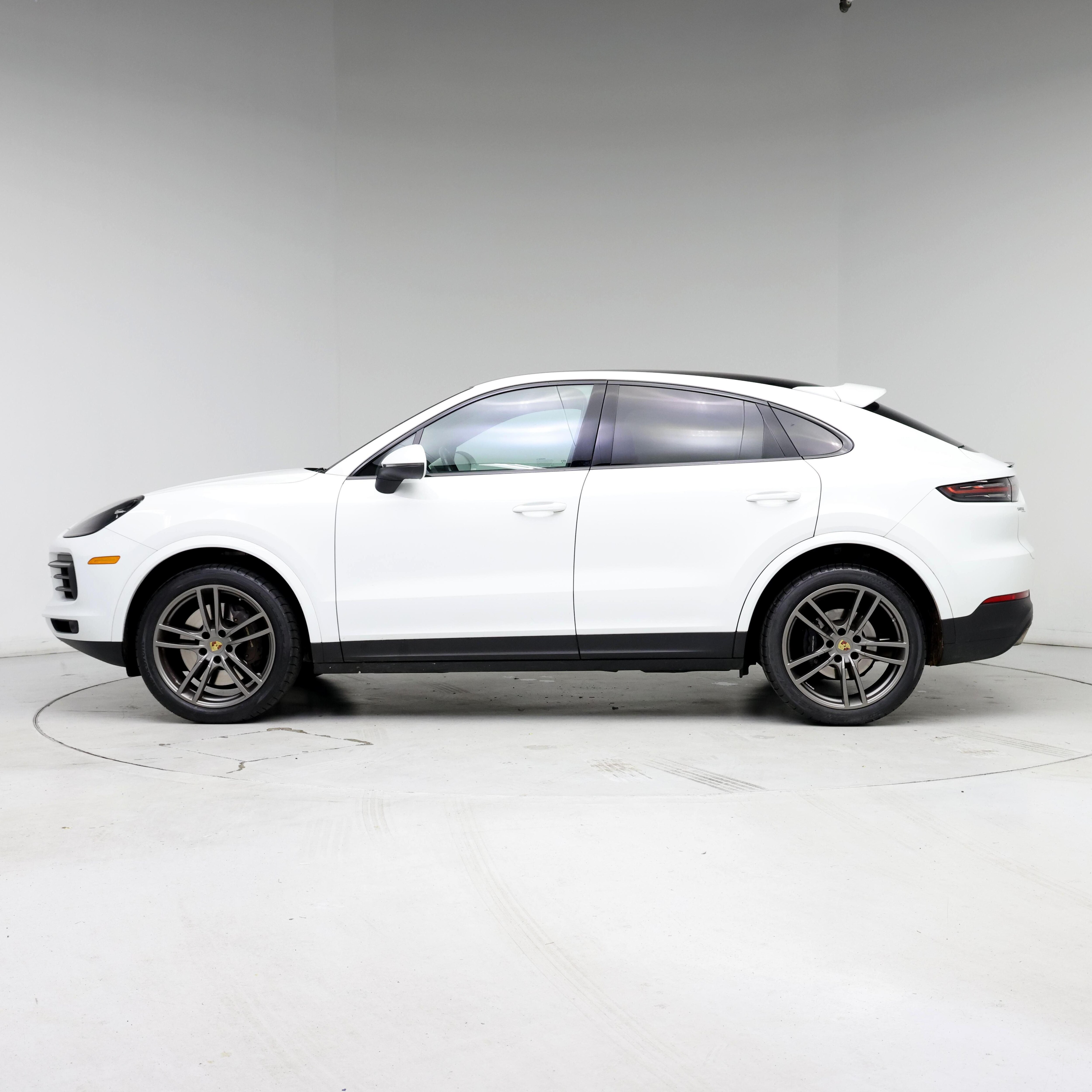 Thumbnail: 2022 Porsche Cayenne - 3