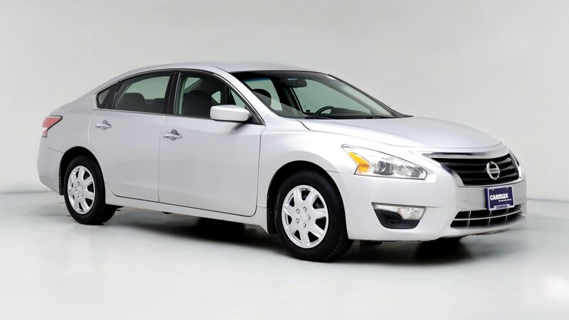 2015 Nissan Altima S Hero Image