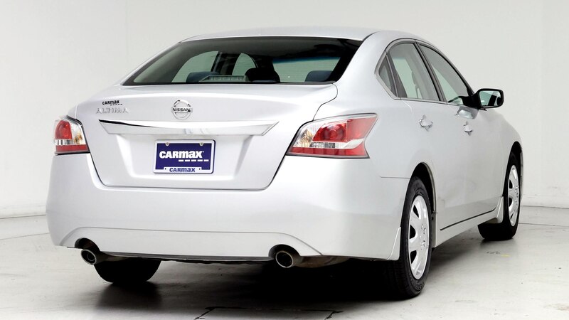 2015 Nissan Altima S 8