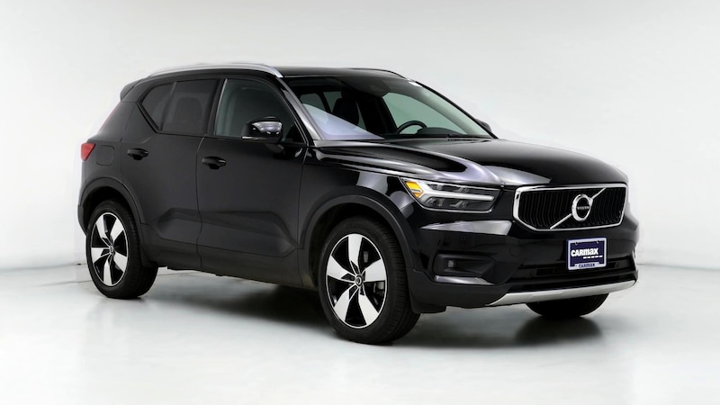 2021 Volvo XC40 T5 Momentum Hero Image