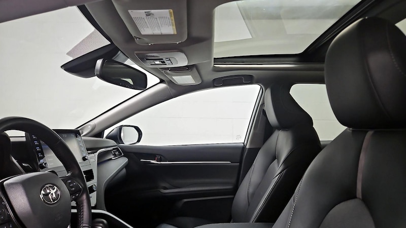 2022 Toyota Camry XSE 19