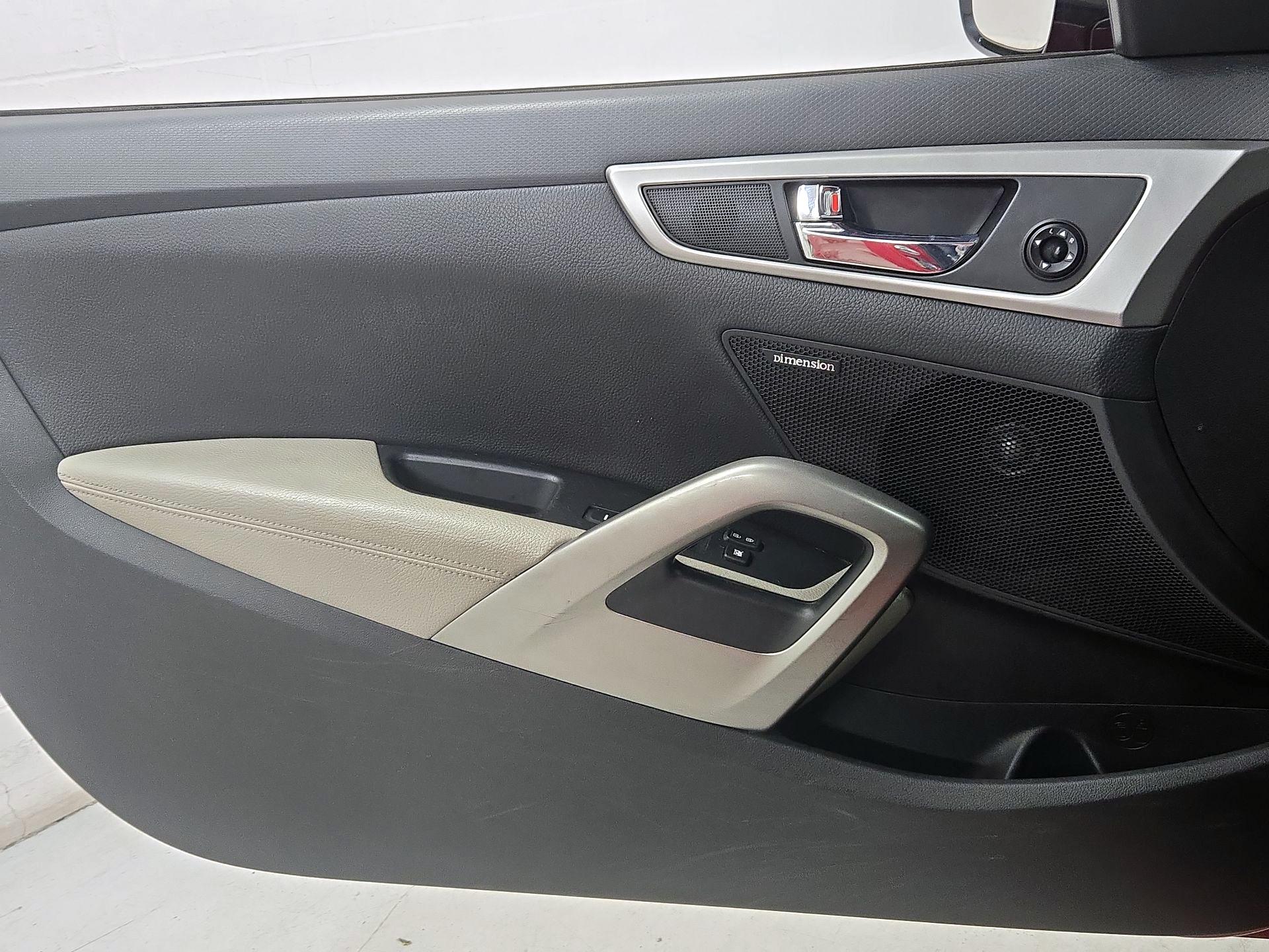 Thumbnail: 2014 Hyundai Veloster - 12