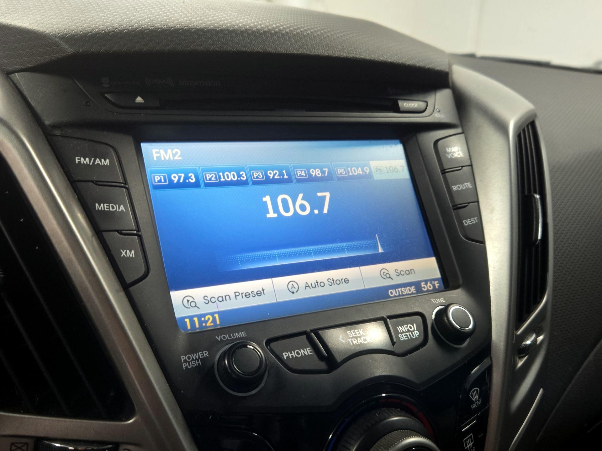 Thumbnail: 2014 Hyundai Veloster - 16