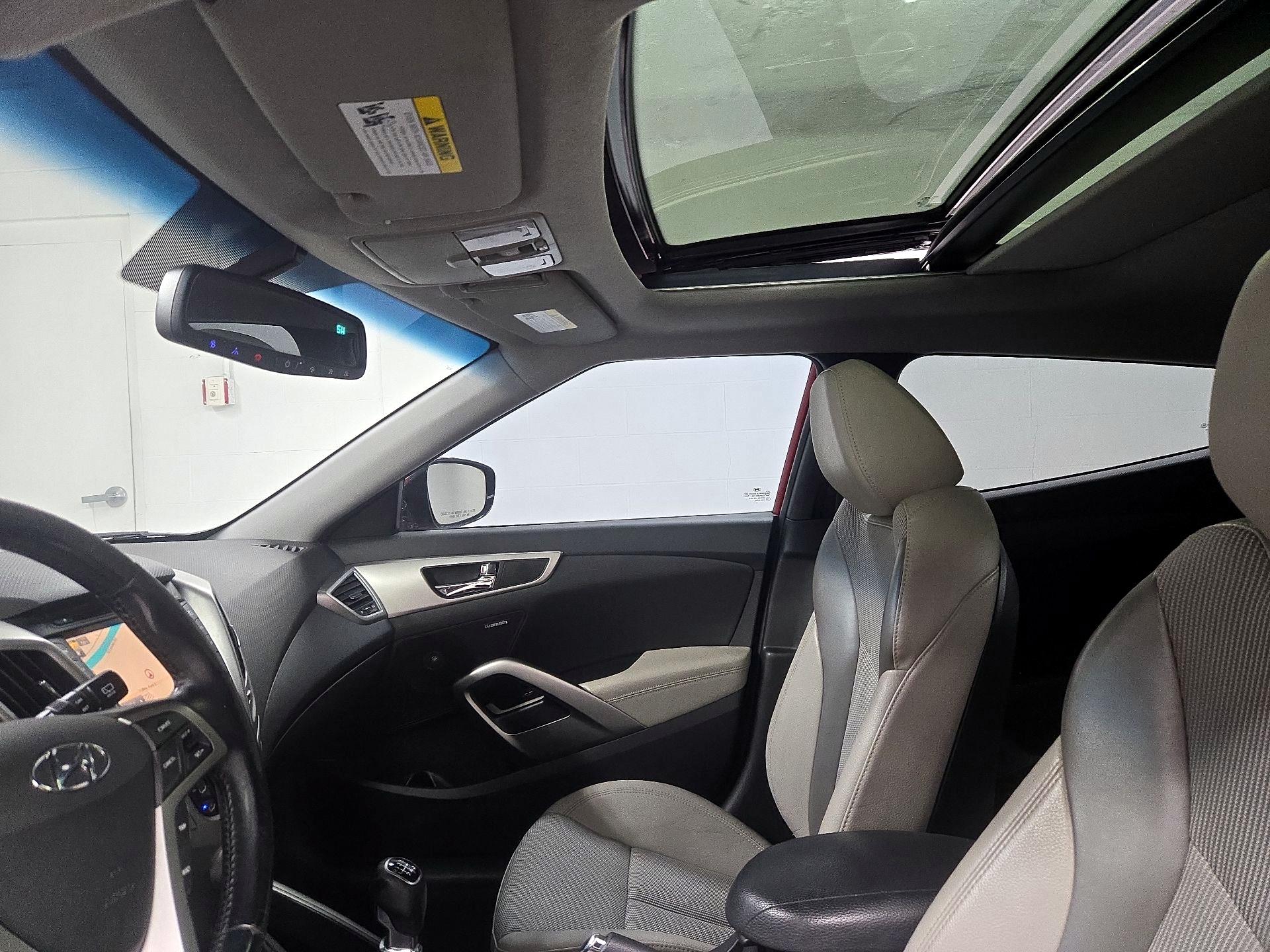 Thumbnail: 2014 Hyundai Veloster - 20