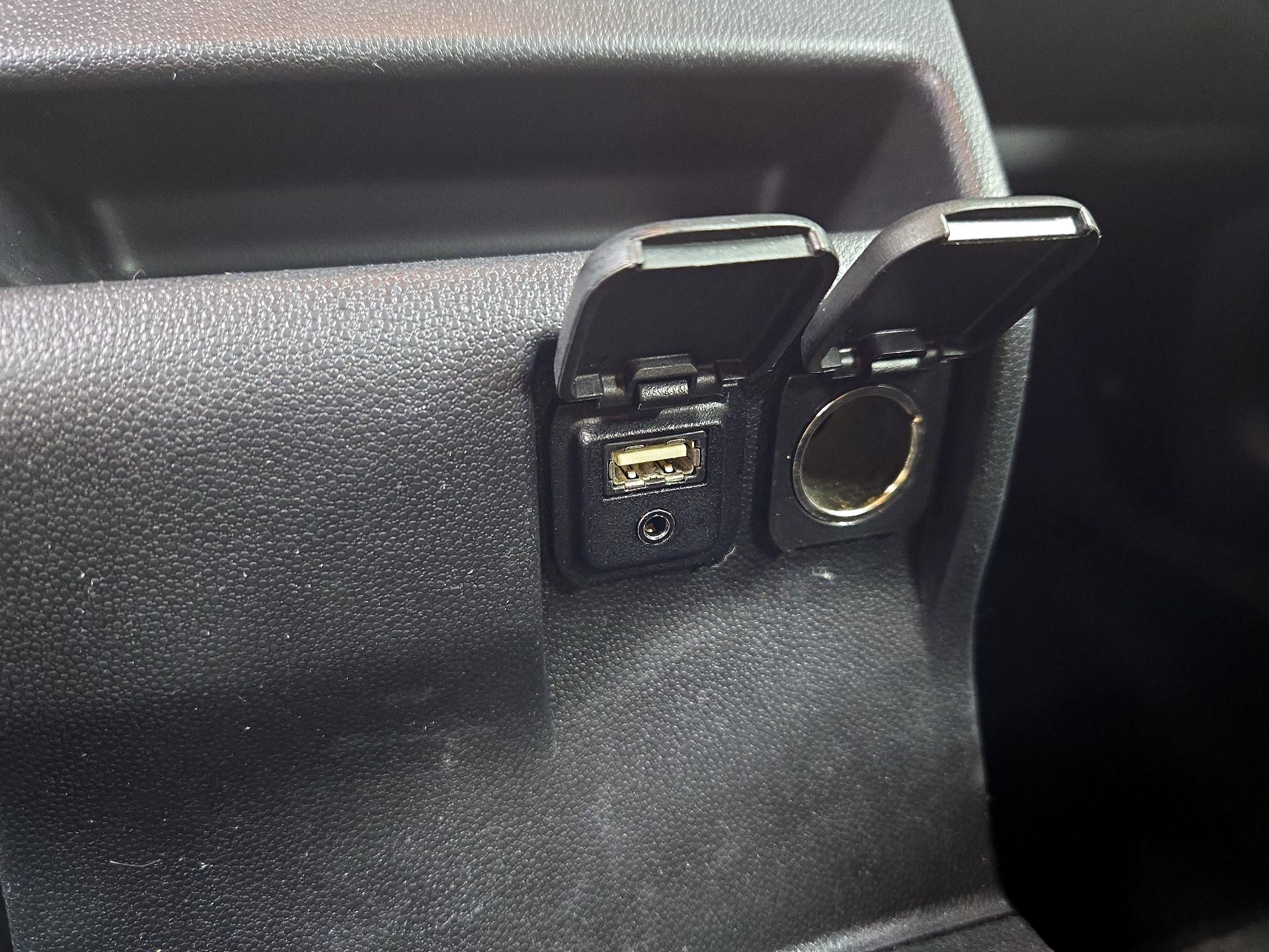 Thumbnail: 2014 Mazda Mazda5 - 17