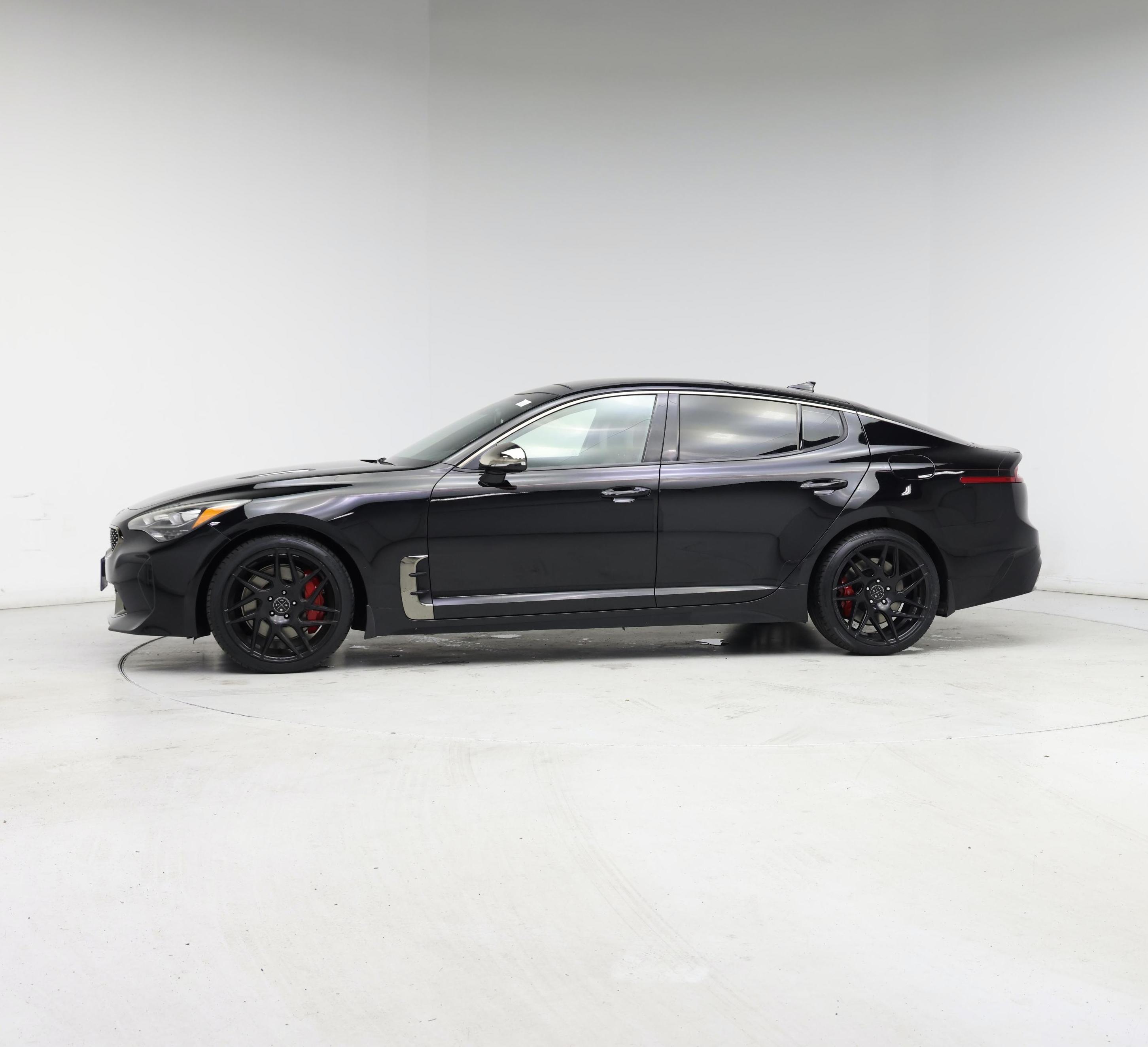 Thumbnail: 2018 Kia Stinger - 3