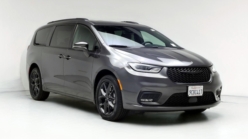 2022 Chrysler Pacifica Touring L Hero Image