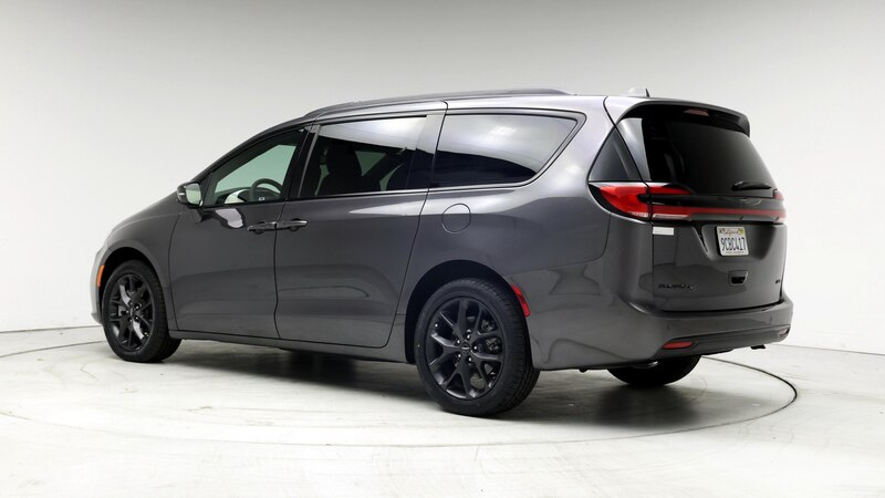 2022 Chrysler Pacifica Touring L 2