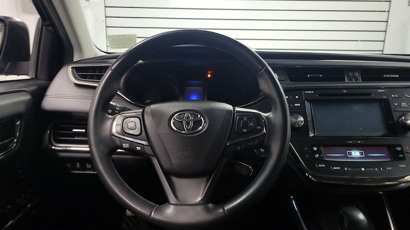 2016 Toyota Avalon Limited 10