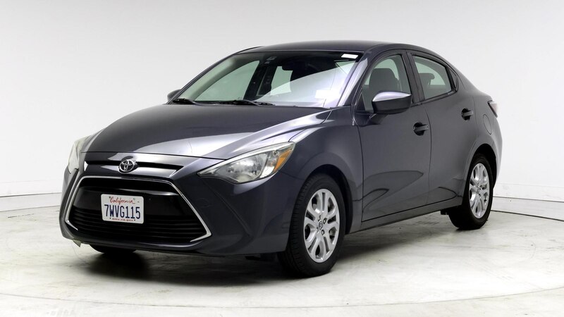 2017 Toyota Yaris iA  4