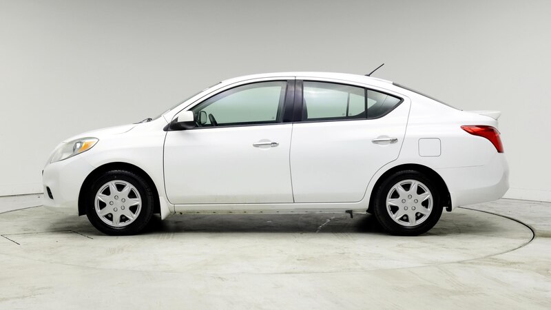 2014 Nissan Versa SV 3