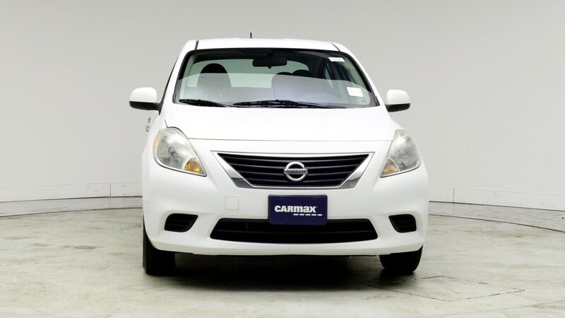 2014 Nissan Versa SV 5