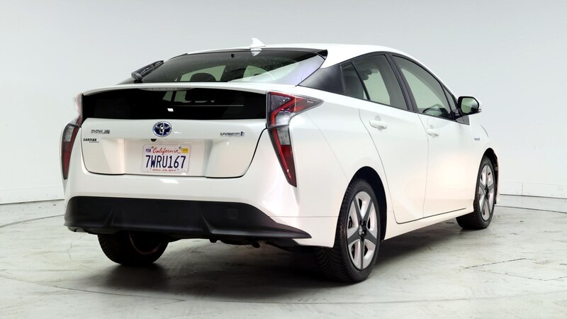 2017 Toyota Prius Three Touring 8