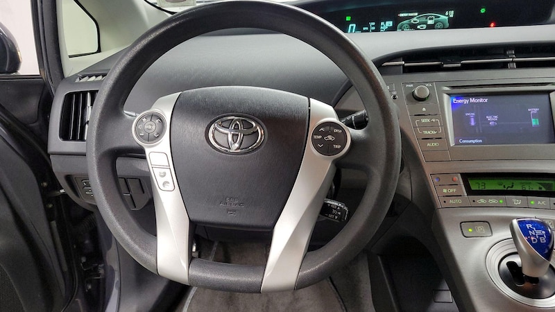 2014 Toyota Prius Two 10