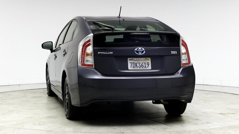 2014 Toyota Prius Two 6