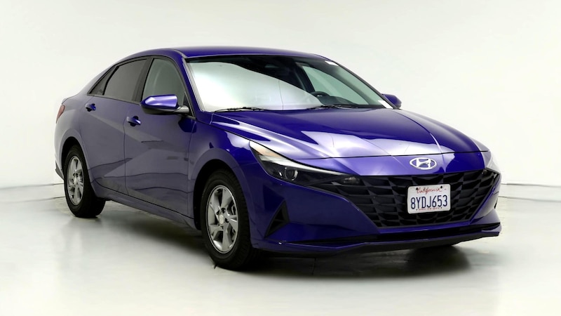 2022 Hyundai Elantra SE Hero Image