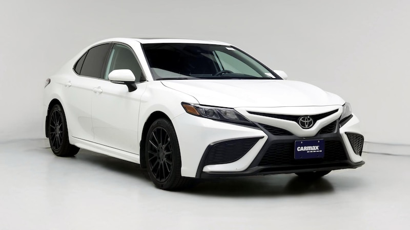 2022 Toyota Camry SE Hero Image