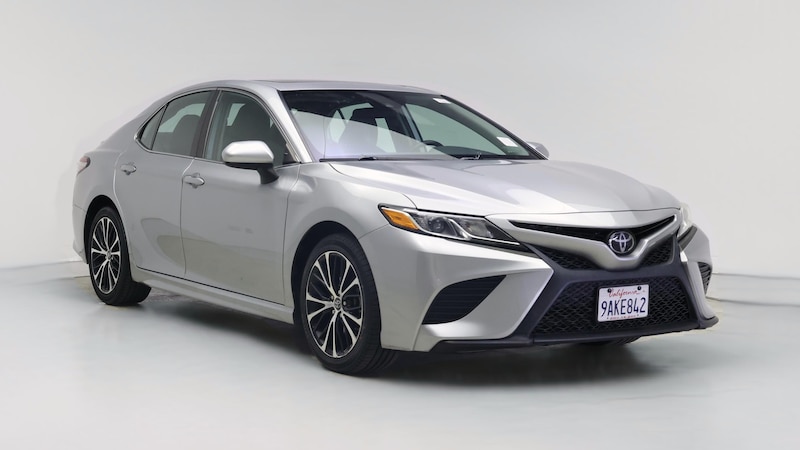 2019 Toyota Camry SE Hero Image