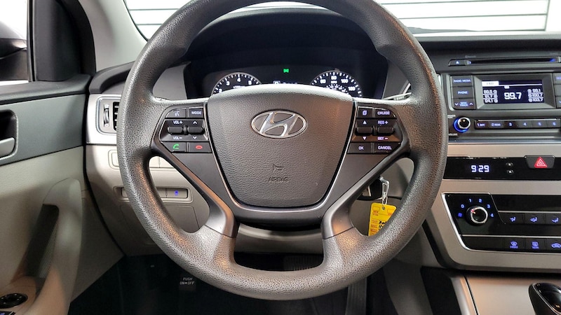 2016 Hyundai Sonata SE 10