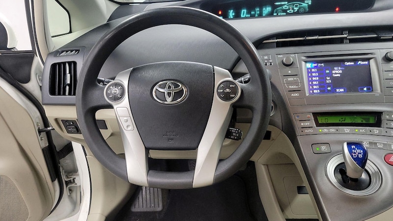 2013 Toyota Prius Two 10