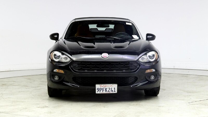 2017 Fiat 124 Spider Lusso 5